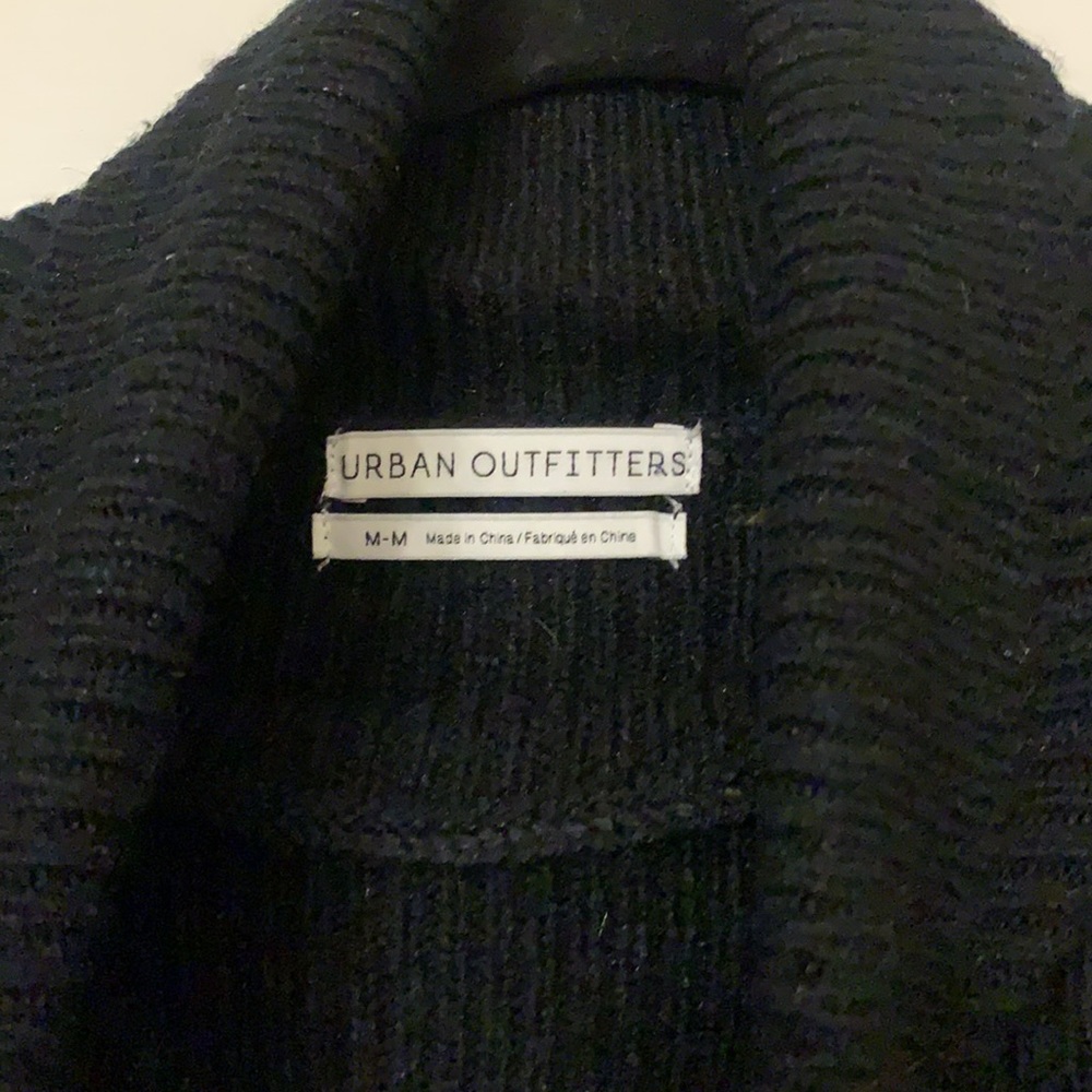 Urban outfitters black sweater - Picture 3 of 3